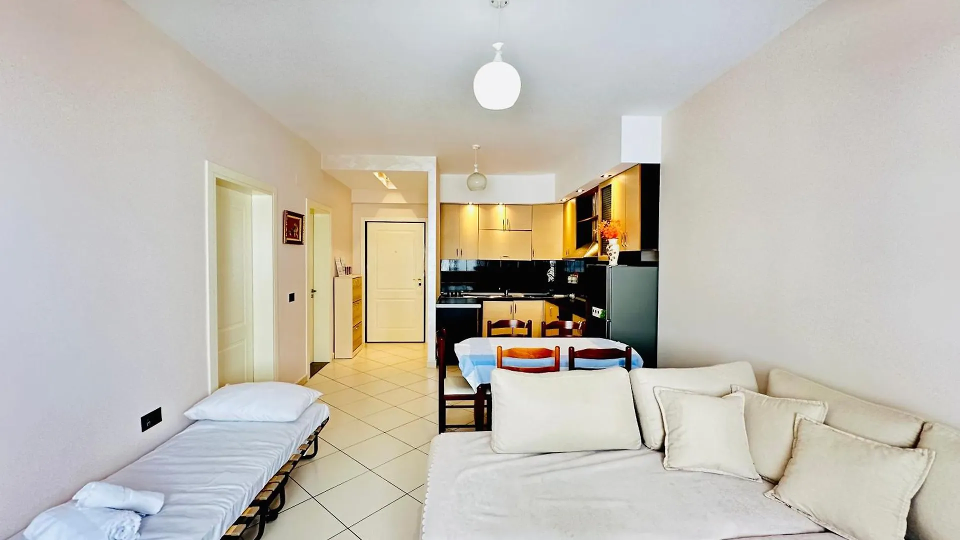 Aron Apartment Vlorë